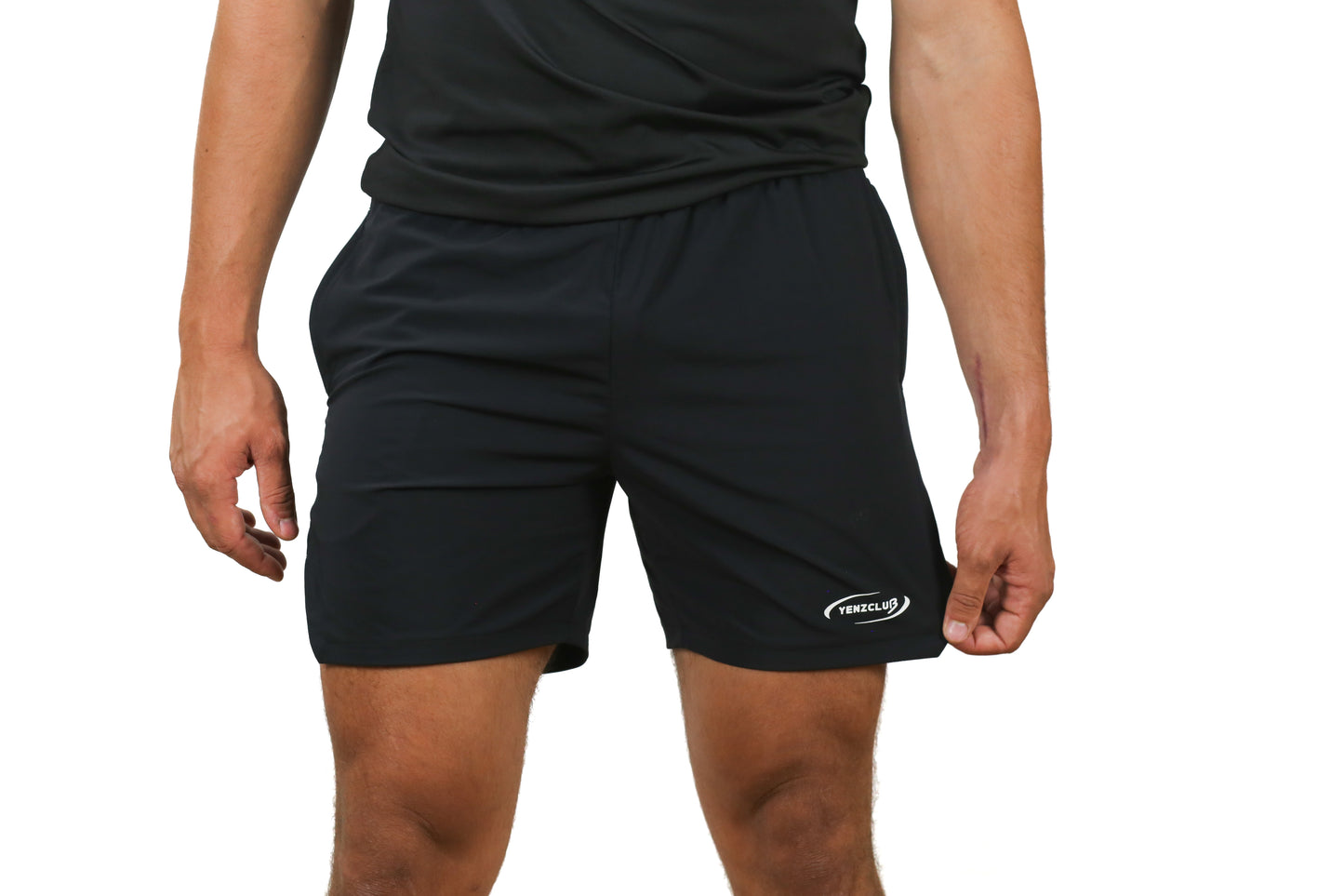 ESSENTIAL PERFORMANCE SHORT