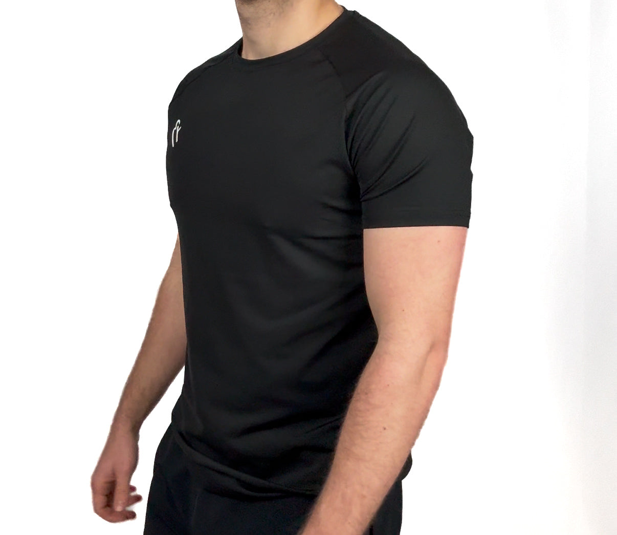 ESSENTIAL PERFORMANCE T-SHIRT