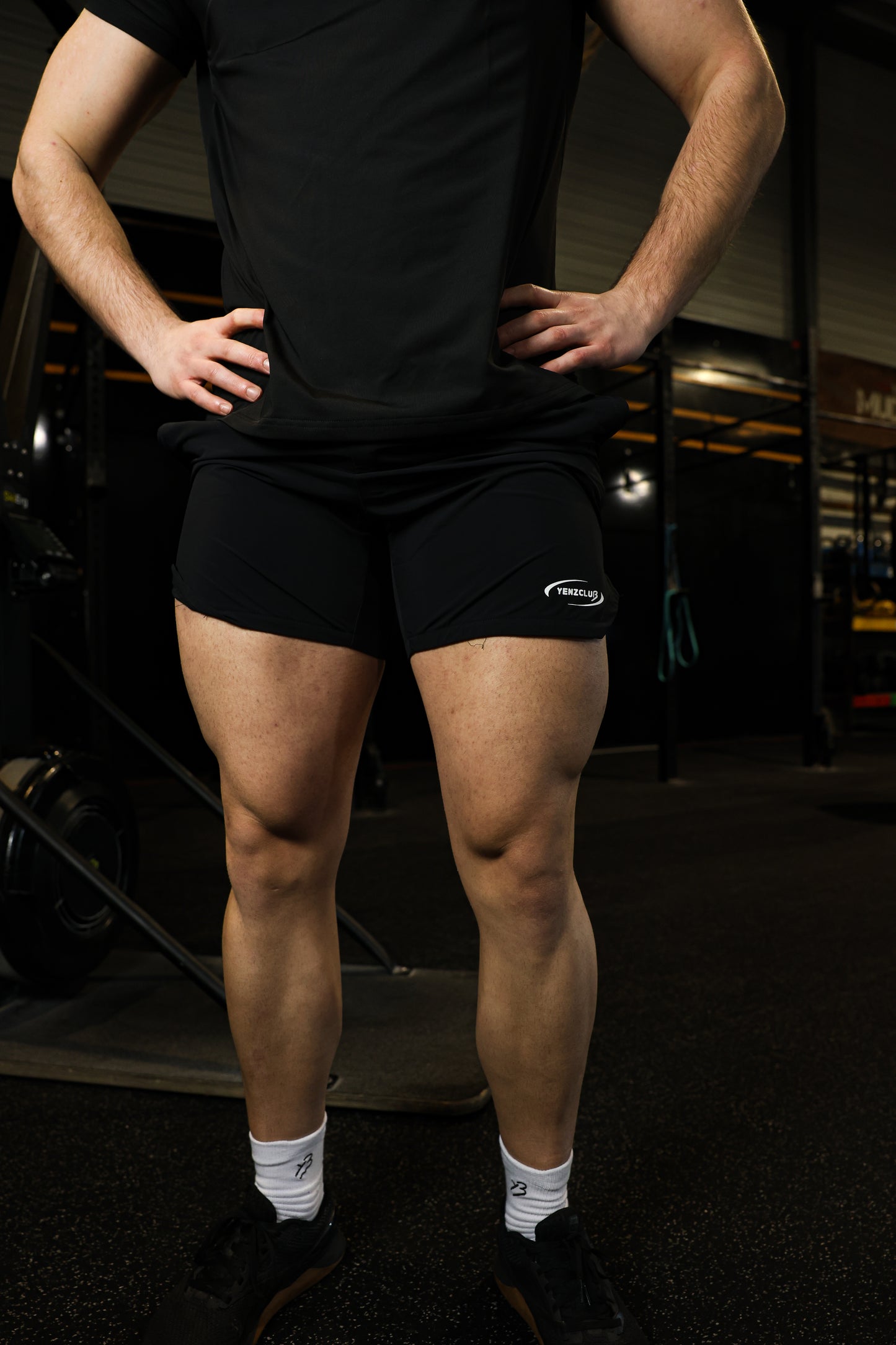 ESSENTIAL PERFORMANCE SHORT
