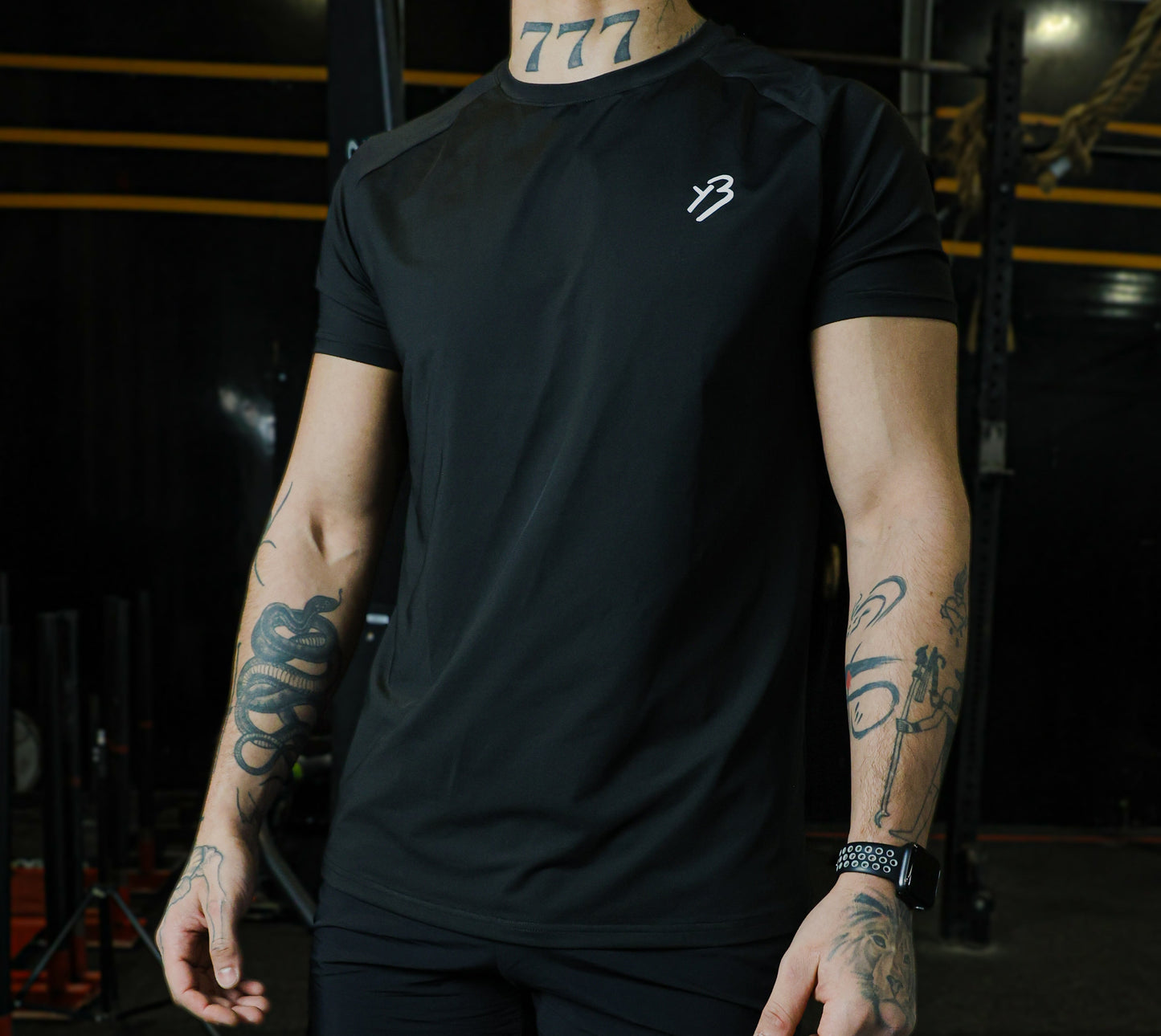 ESSENTIAL PERFORMANCE T-SHIRT