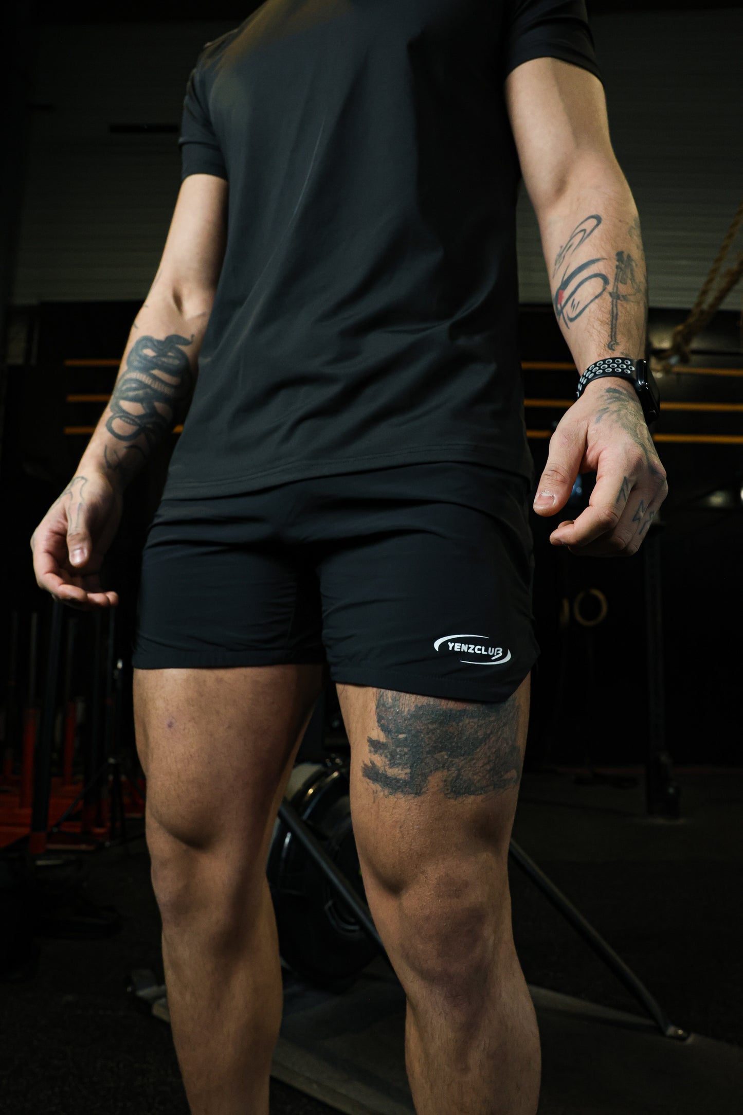 ESSENTIAL PERFORMANCE SHORT